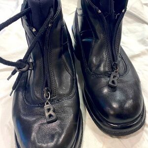 Bogner after ski ankle boots.